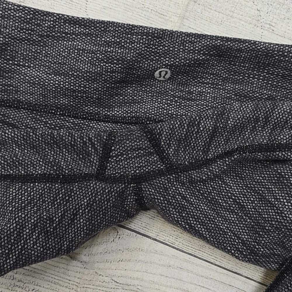 Lululemon Crop 17